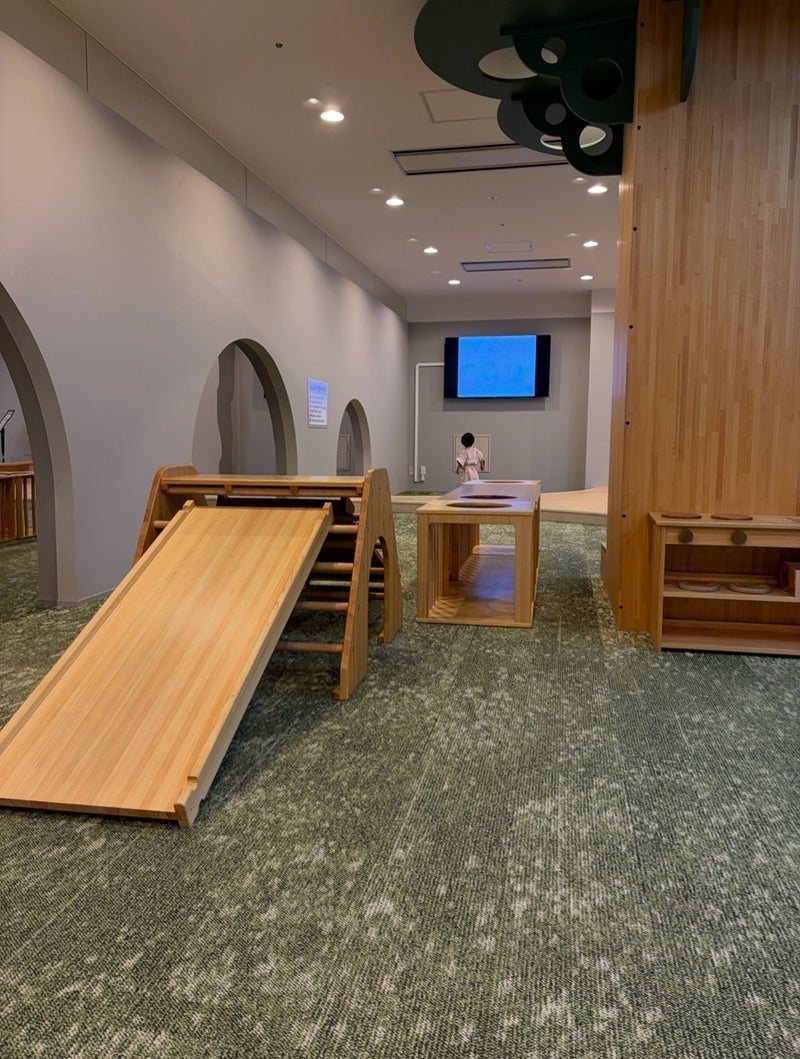休日には行かないと誓った遊園地の画像