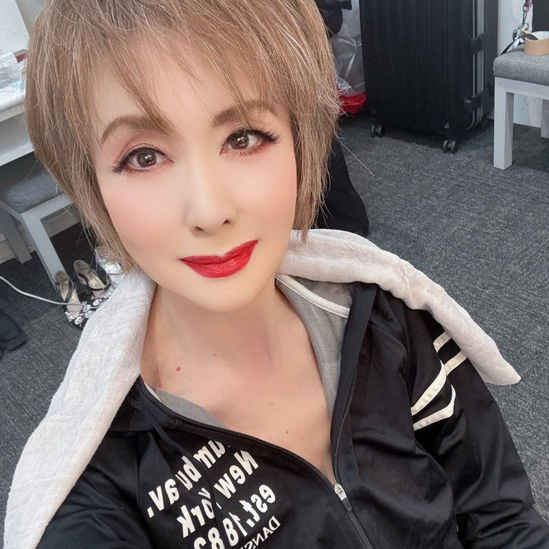 小柳ルミ子 メイク完了後のストレッチの画像