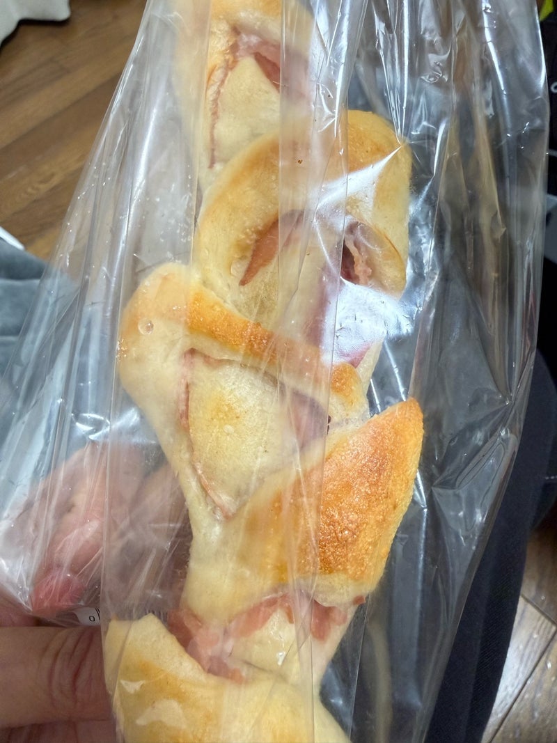 中が生っぽかったスーパーのパンの画像