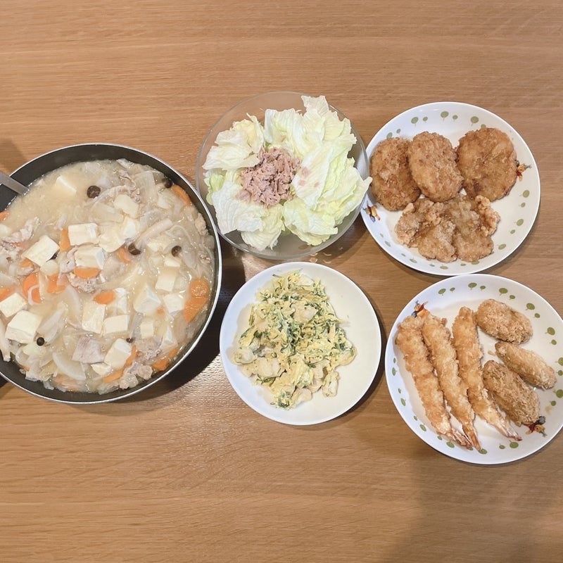 友達の月3万に対し月10万の食費の画像