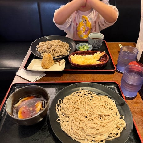 母ちゃんより食べる娘の食いっぷりの画像