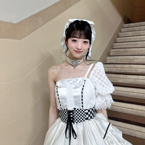 ふわふわ感を倍増させたお団子ヘアの画像