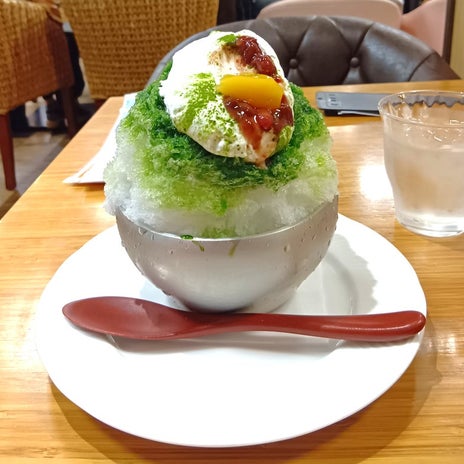 抹茶とあんこのふわふわかき氷の画像