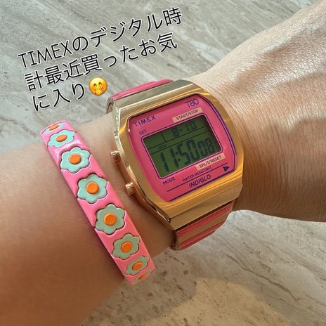 小川菜摘 ピンクのブレスとTIMEXの画像