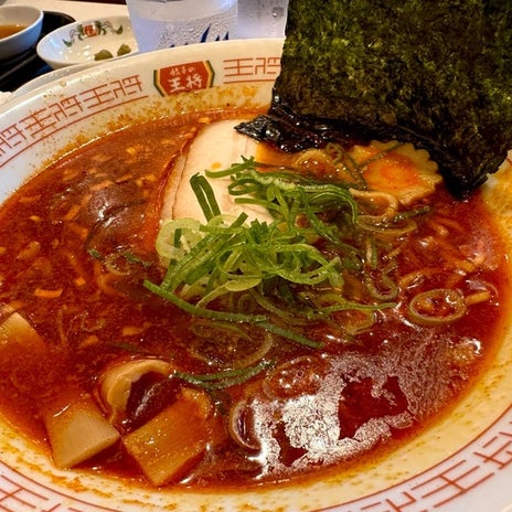 手島優 王将の夏限定辛いラーメンの画像