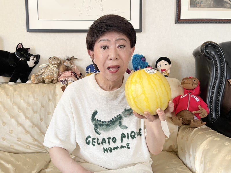 美川憲一ビックリした金色のスイカの画像