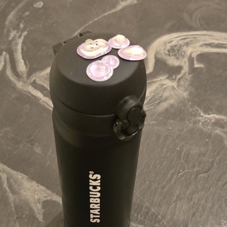 孫がボトルに貼った可愛いシールの画像