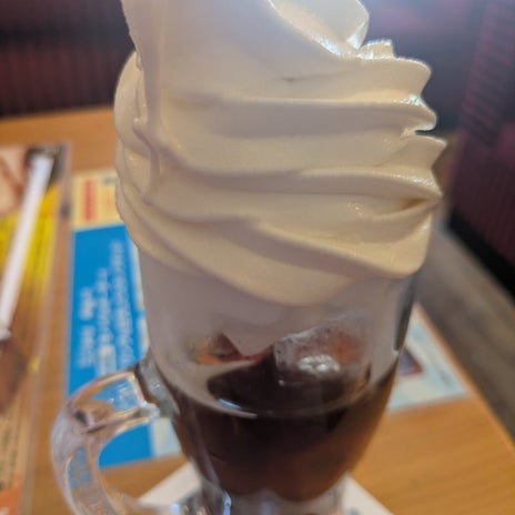 コメダのモリモリなソフトクリームの画像