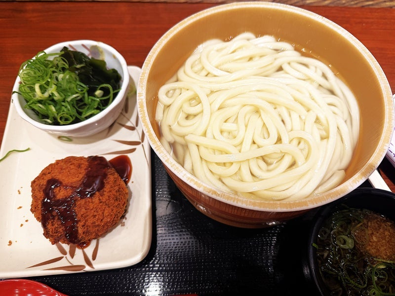 丸亀で食べた意外と合うメンチカツの画像