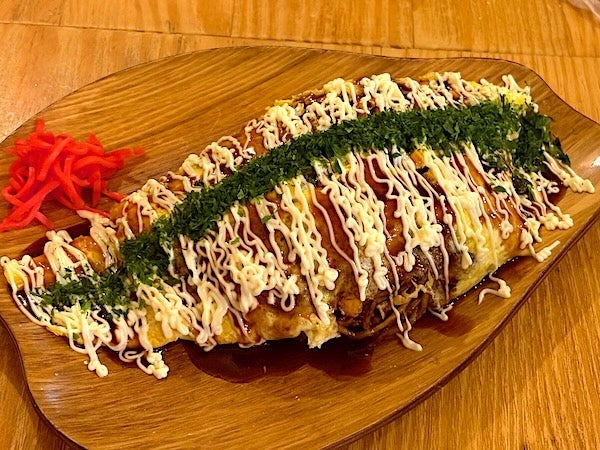 芸術的ルックスのオムソース焼そばの画像
