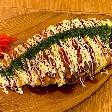 芸術的ルックスのオムソース焼そばの画像