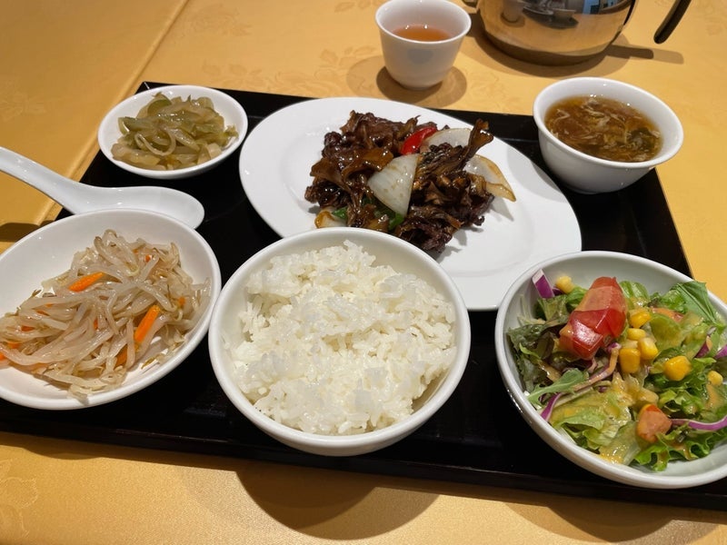 秋を感じる中華料理のお昼ごはんの画像