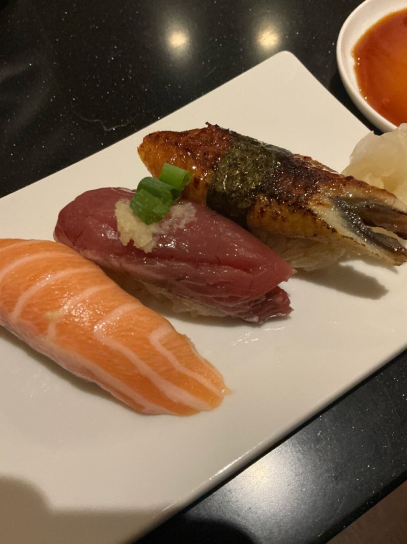 シャリ少なめで頼んだ美味しいお寿司の画像