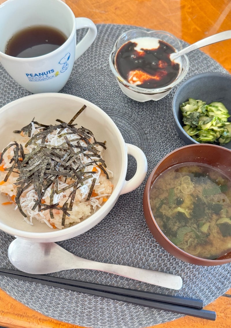 冷蔵庫が空になるほどの朝ごはんの画像