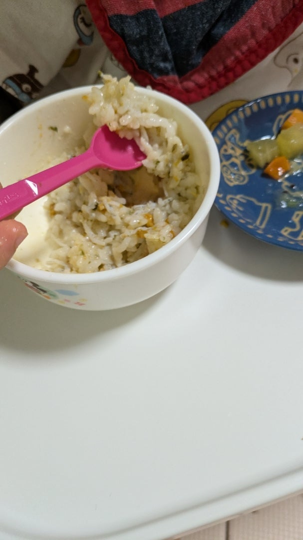 1歳娘が上手に使うアイスのスプーンの画像