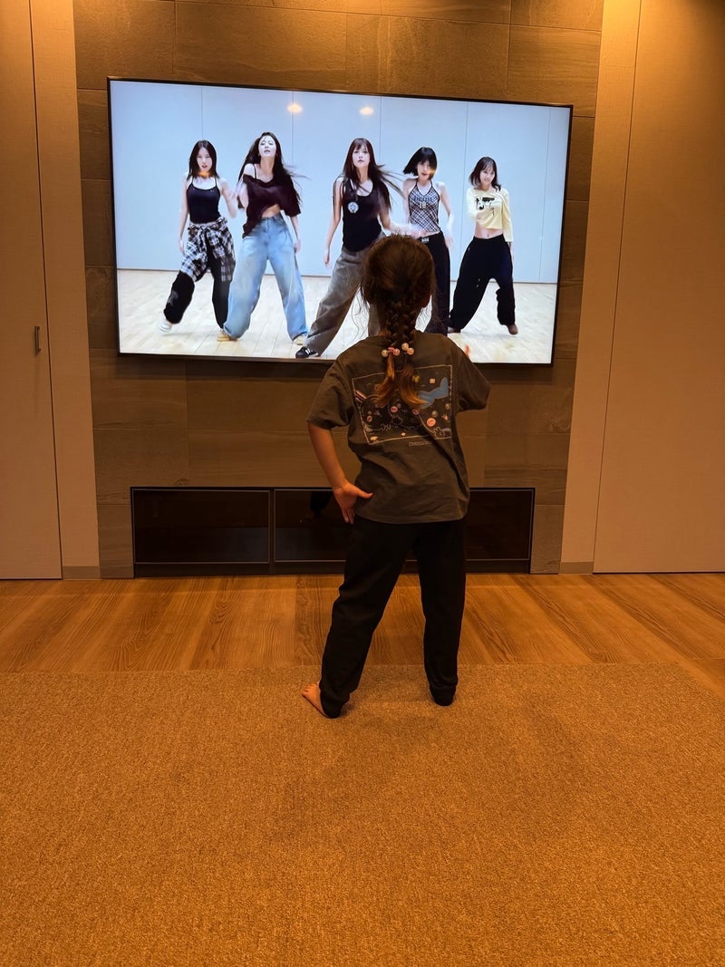 小原正子 帰宅後のダンスとポーズの画像