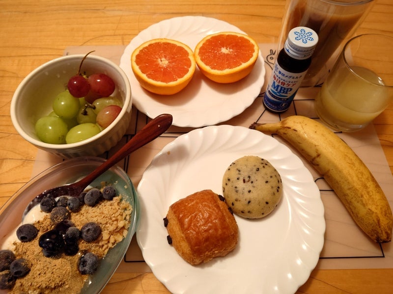 秋野 フルーツたっぷりの朝ごはんの画像