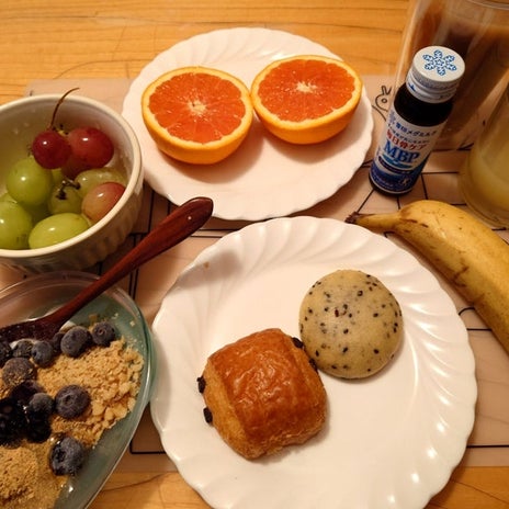 秋野 フルーツたっぷりの朝ごはんの画像