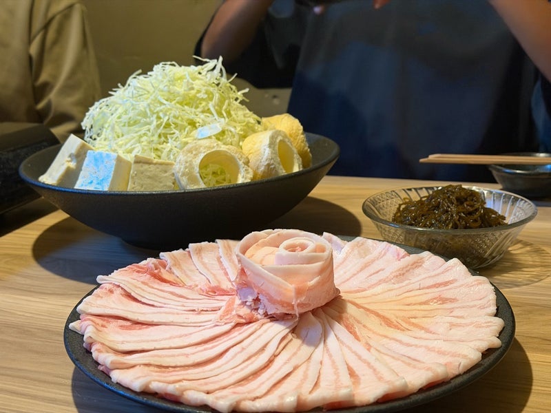 お腹空いてない次男も奪い合う肉の画像
