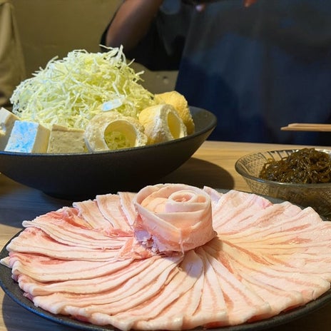 お腹空いてない次男も奪い合う肉の画像