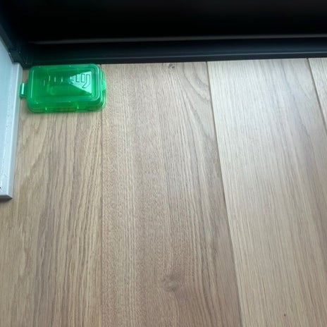 桃 設置したアリ駆除剤の経過の画像