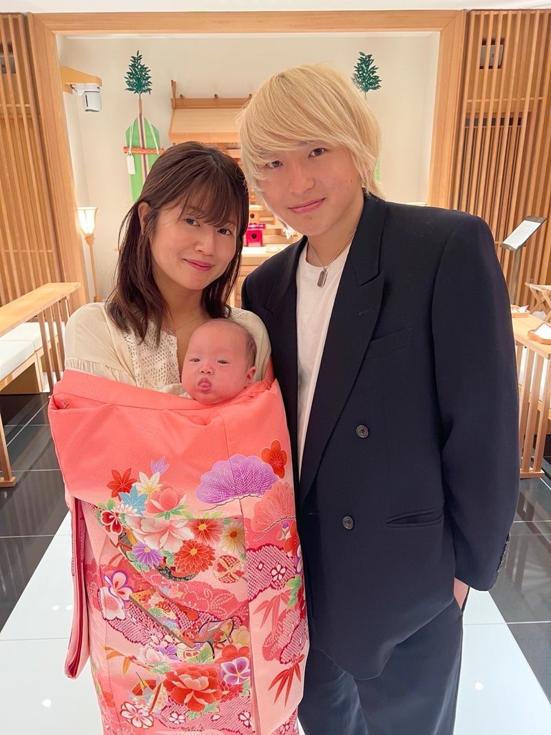 帽子を外した次女の100日記念写真の画像