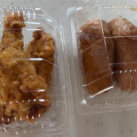 丸亀で2個になったとり天とお稲荷さんの画像