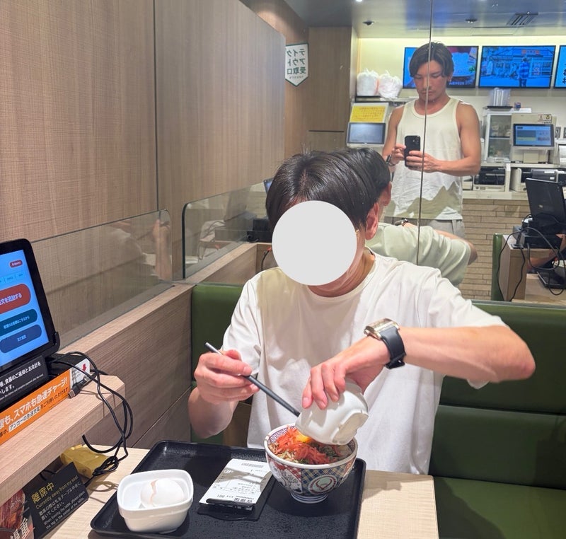 ヒデ 吉野家で紅生姜ガッツリ牛丼の画像