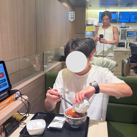 ヒデ 吉野家で紅生姜ガッツリ牛丼の画像