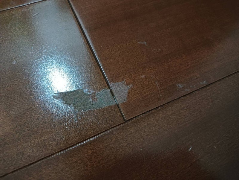 油で綺麗になったフローリングの画像