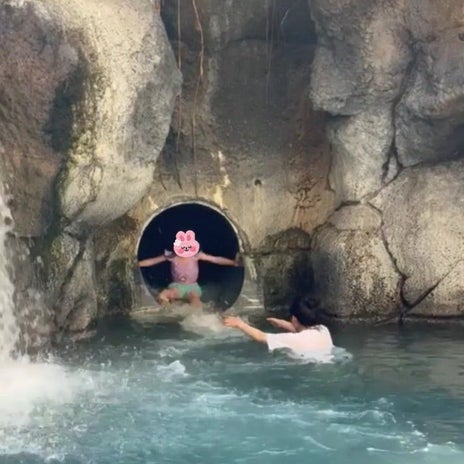 娘が何回も滑ったウォータースライダーの画像