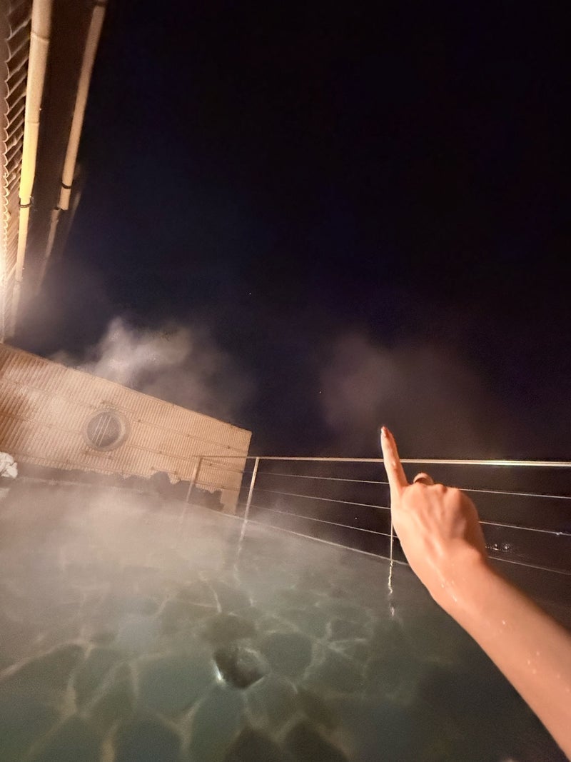 星空が大パノラマの貸切露天風呂の画像