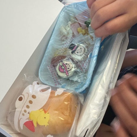 飛行機遅延で予定変更した昼ご飯の画像