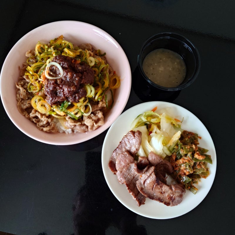 主役の牛たんと余計だった肉味噌の画像