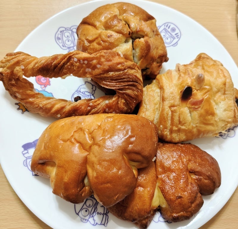 レスキューした10個1000円のパンの画像