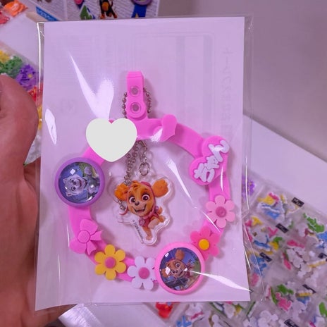 ひらがなが欠品し未完成のプレートの画像