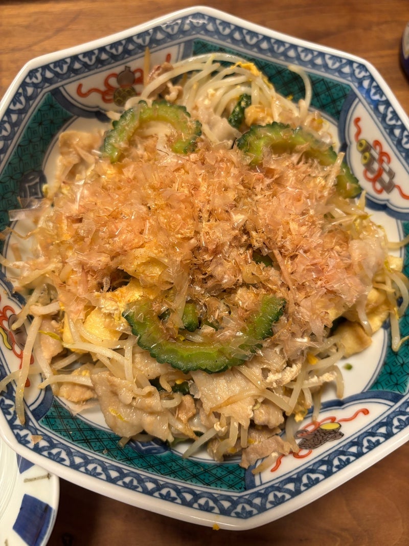 ニッチェ江上 笑顔の様になったゴーヤの画像