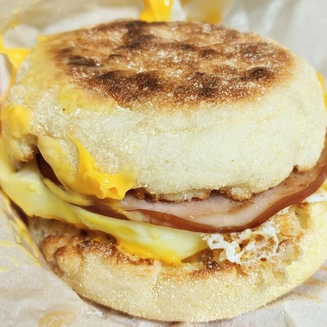 朝マックで無事に買えた4つのおもちゃの画像