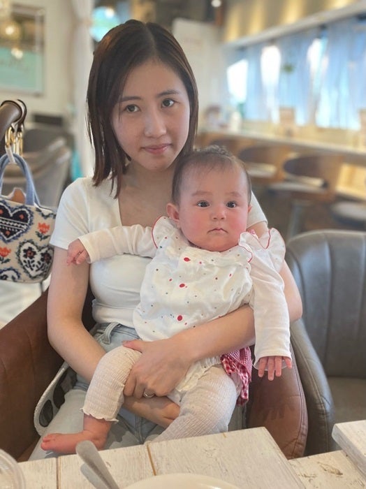山本圭壱 妻・西野と娘と外食