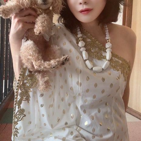 愛犬と3日ぶりに民族衣裳で散歩の画像