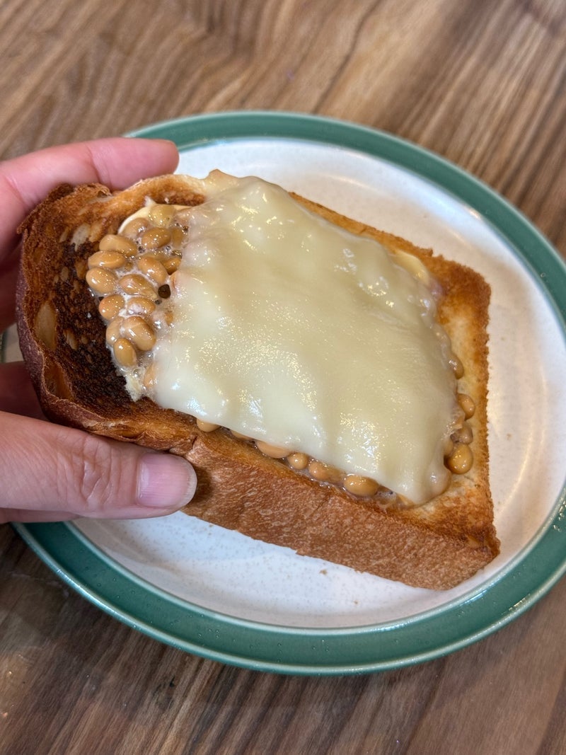 米を炊くのが面倒くさい日の朝食