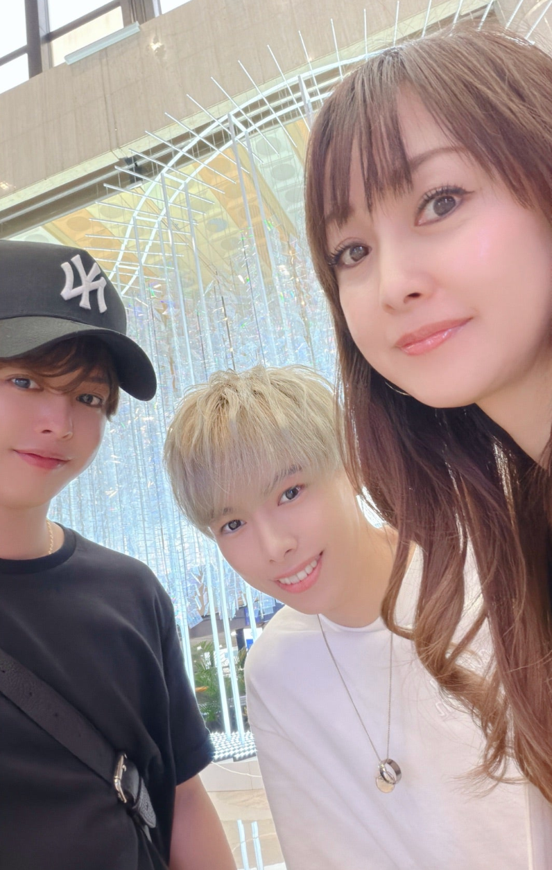 渡辺美奈代 親子3人での韓国旅の画像