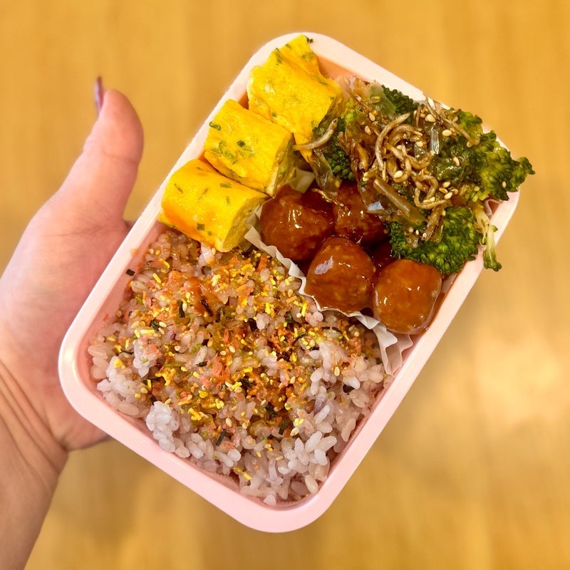 娘のお昼弁当のいろいろなおかずの画像