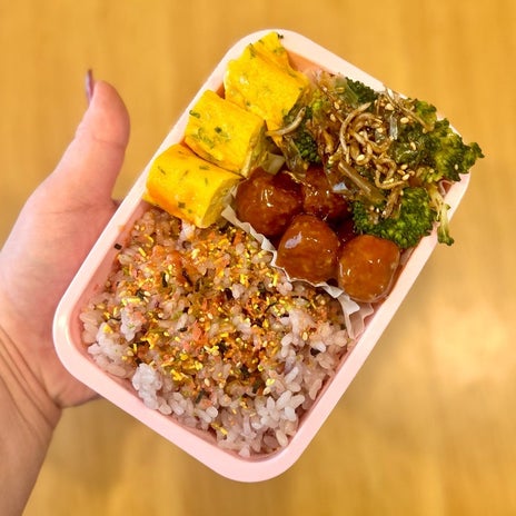 娘のお昼弁当のいろいろなおかずの画像