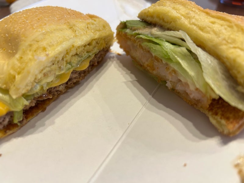 美味しかったマックのバーガー半分この画像