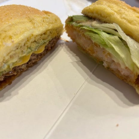 美味しかったマックのバーガー半分この画像