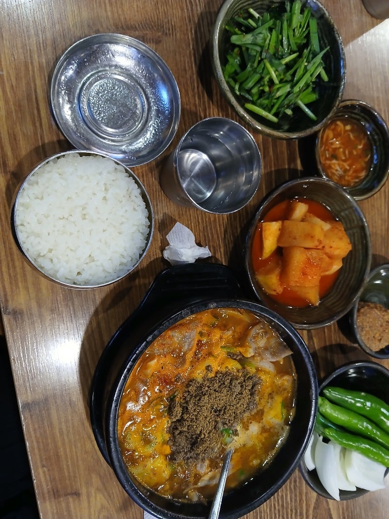 辛くてスープを残した人気店のランチの画像