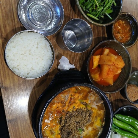 辛くてスープを残した人気店のランチの画像