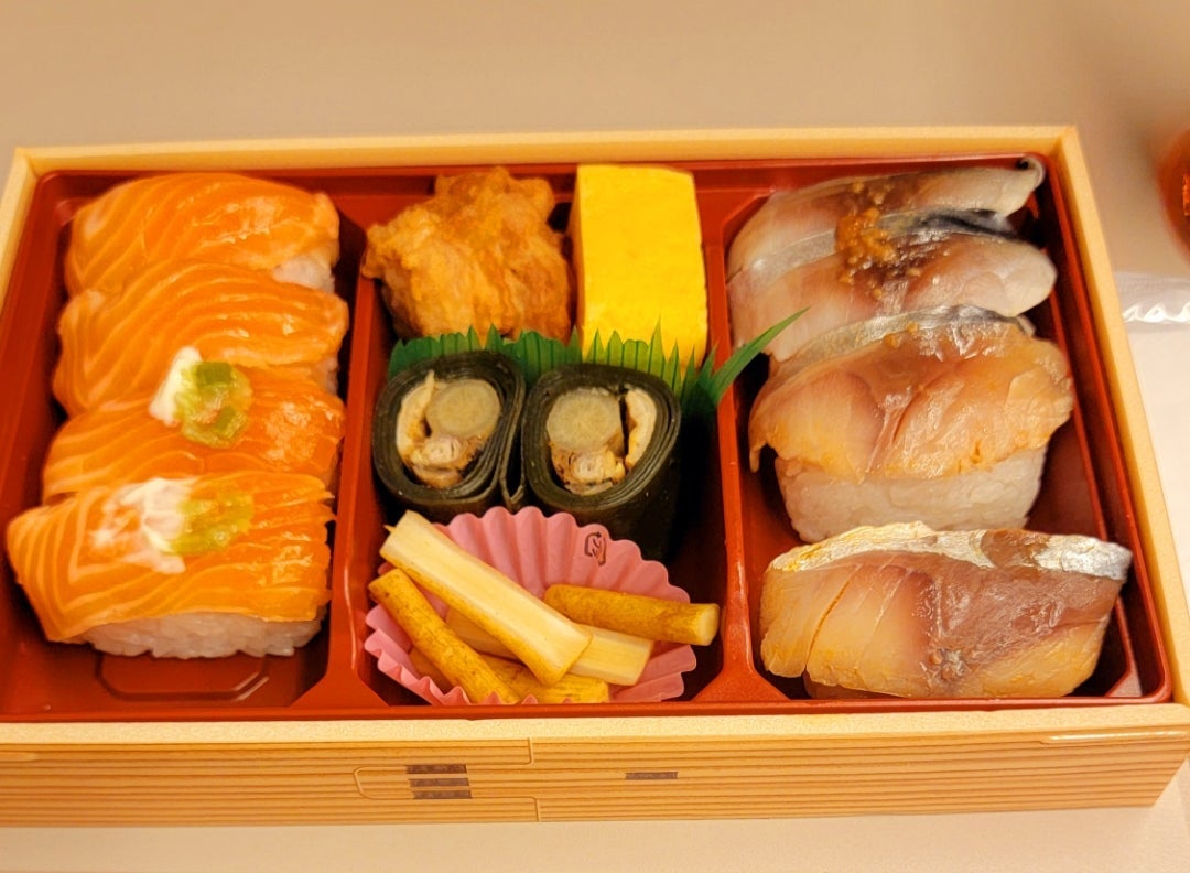 モト冬樹 新幹線で食べるお弁当