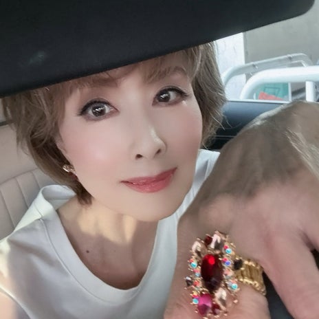 小柳ルミ子 俳優友達に関するクイズの画像